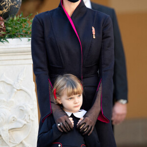 La princesse Charlène de Monaco, la princesse Gabriella de Monaco, comtesse de Carladès - La famille princière assiste à une cérémonie de remise de médaille dans la cours du Palais de Monaco lors de la Fête Nationale 2020 de la principauté de Monaco le 19 novembre 2020. © David Nivière / Pool / Bestimage