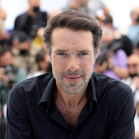 Nicolas Bedos (réalisateur) au photocall du film Oss 117 : Alerte Rouge En Afrique Noire lors du 74ème festival international du film de Cannes le 17 juillet 2021 © Borde / Jacovides / Moreau / Bestimage