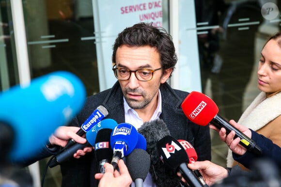 Samuel Estève, avocat de Jonathann Daval - Les avocats de Jonathann Daval interrogés par la presse à la sortie de l'interrogatoire de Jonathann Daval au tribunal de Besançon, le 29 novembre 2018.