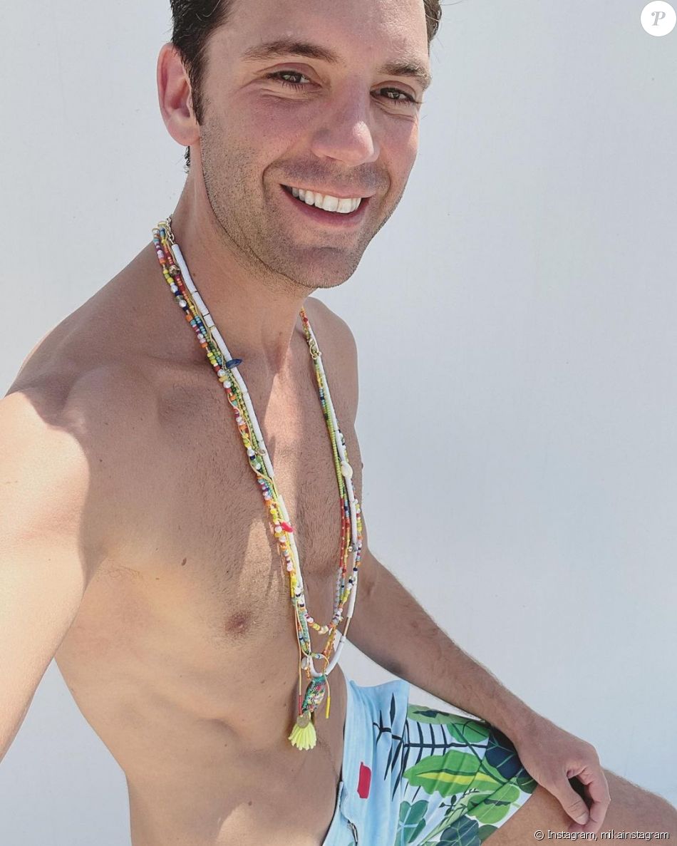 Mika Pose Torse Nu En Vacances Sur Instagram Purepeople