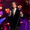 Mika torse nu en vacances : vidéos en Grèce, il se moque de sa soeur...