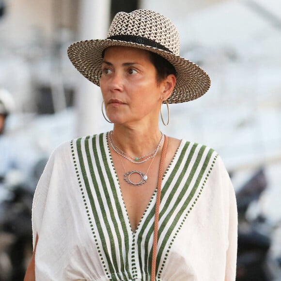 Cristina Cordula et son mari Frédéric Cassin sur le port de Saint-Tropez.