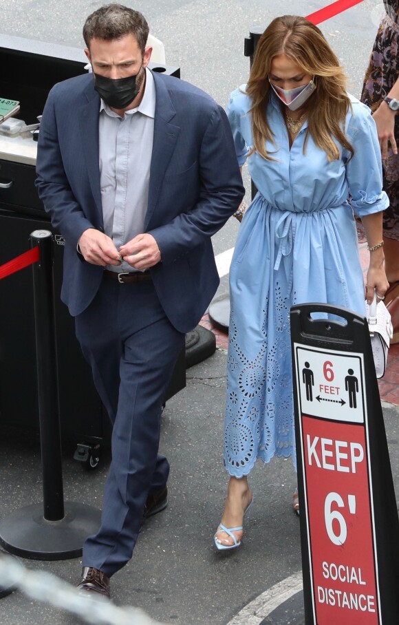Exclusif - Ben Affleck et Jennifer Lopez emment leurs enfants au Magic Castle à Los Angeles le 21 aout 2021.
