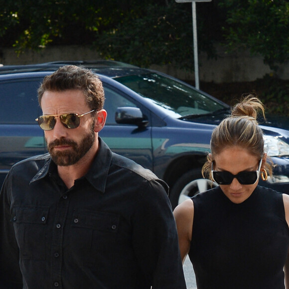 Ben Affleck et sa compagne Jennifer Lopez vont faire du shopping chez Zara à Los Angeles le 24 aout 2021.