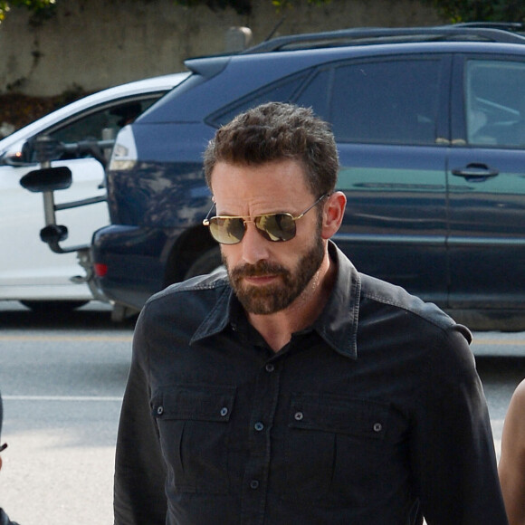 Ben Affleck et sa compagne Jennifer Lopez vont faire du shopping chez Zara à Los Angeles le 24 aout 2021.
