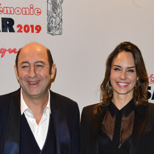 Kad Merad et sa compagne Julia Vignali - Photocall du dîner de la 44ème cérémonie des César au Fouquet's à Paris. Le 22 février 2019 © Pierre Perusseau / Bestimage 