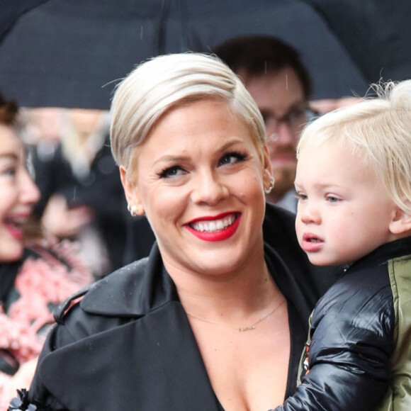 Pink, son mari Carey Hart avec leur fils Jameson Moon Hart - La chanteuse reçoit son étoile sur le Walk of Fame à Hollywood, Los Angeles, le 5 février 2019.