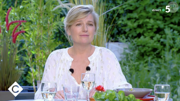 Anne-Élisabeth Lemoine dans l'émission "C à Vous, la suite", sur France 5.