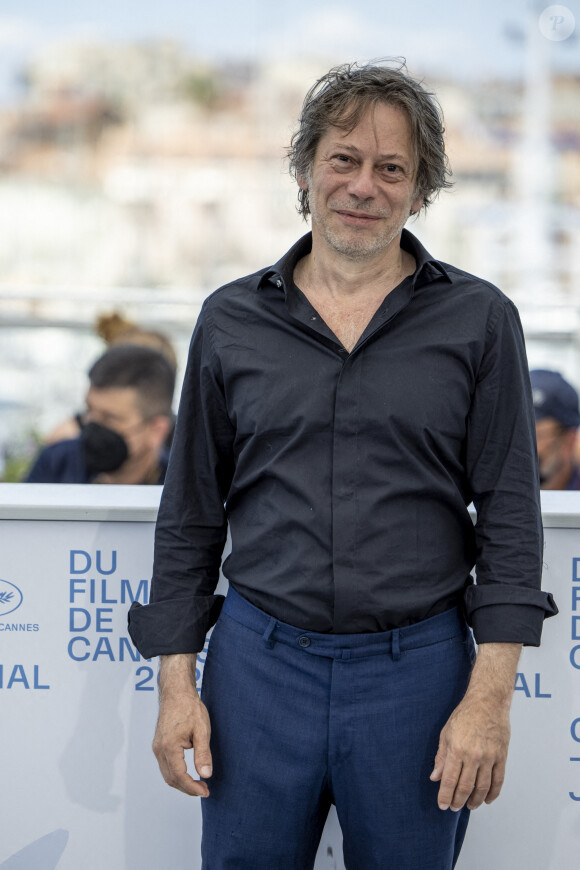 Mathieu Amalric (réalisateur) au photocall du film Serre-moi fort (Cannes première) lors du 74ème festival international du film de Cannes le 16 juillet 2021 © Borde / Jacovides / Moreau / Bestimage