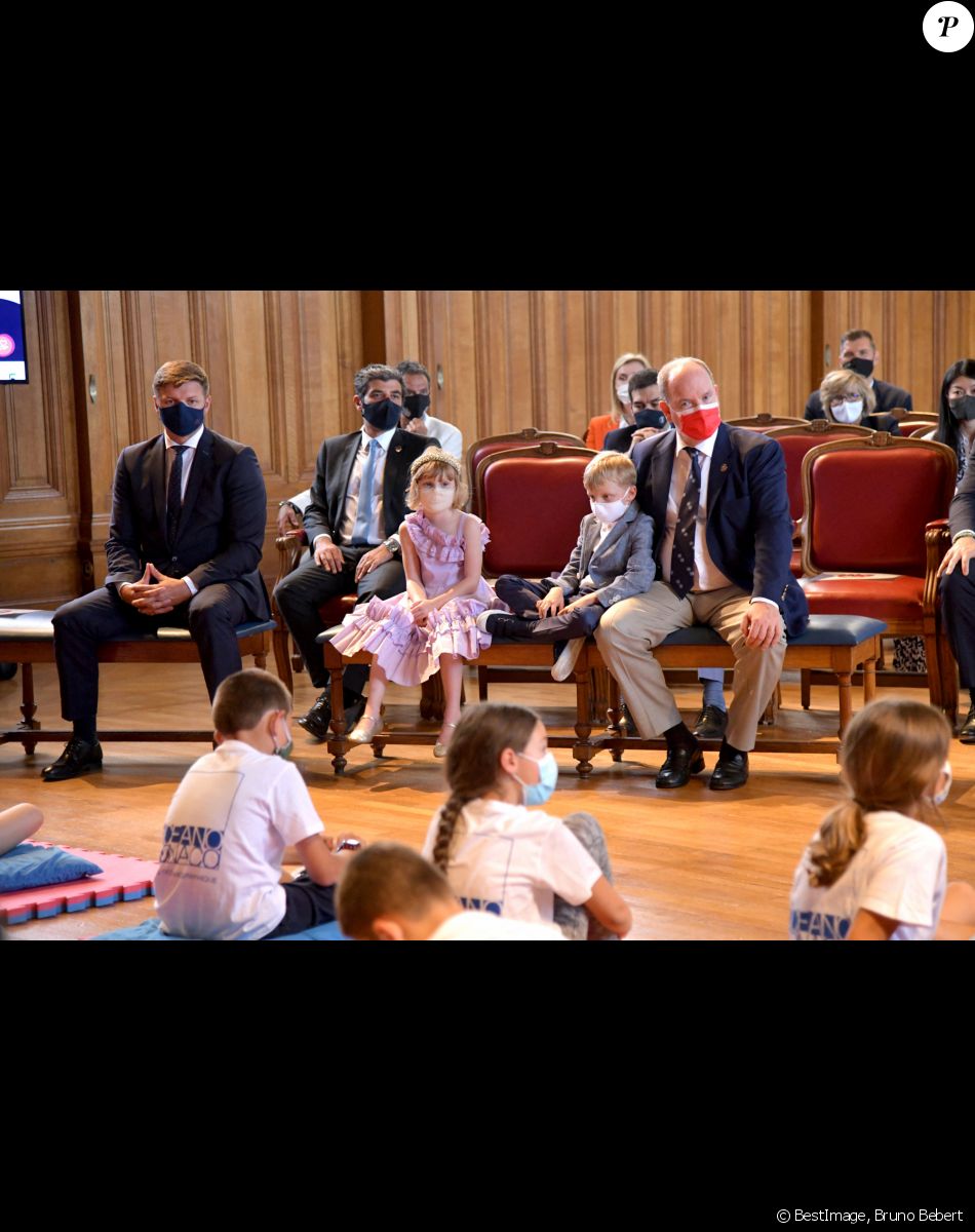 Albert II de Monaco et ses enfants, le prince héréditaire Jacques et la princesse Gabriella ont participé au lancement du programme "Océano pour Tous" au Musée Océanographique de Monaco © Bruno Bebert/Bestimage
