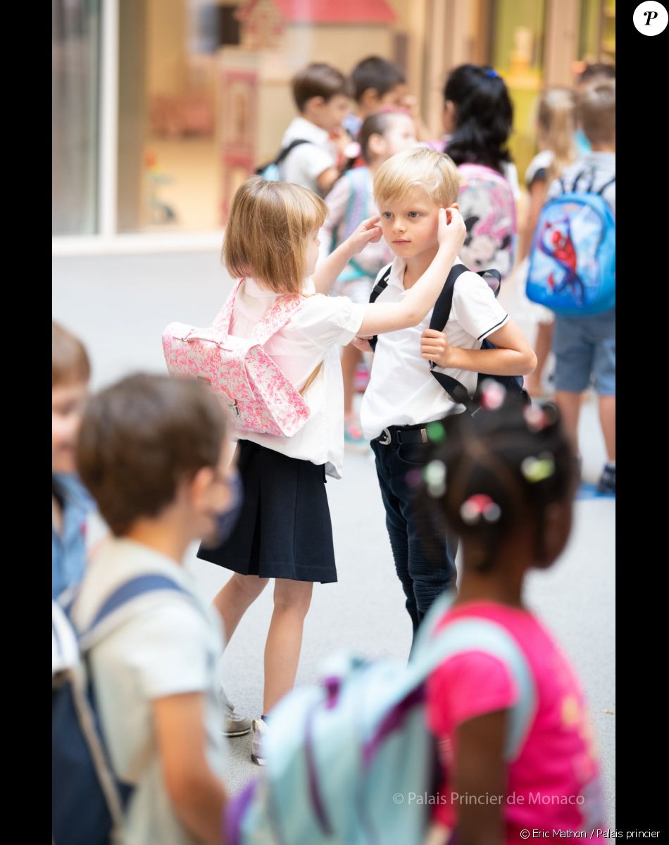 Jacques et Gabriella de Monaco lors de leur rentrée scolaire, le 9 septembre 2020 sur le compte Facebook du palais princier.