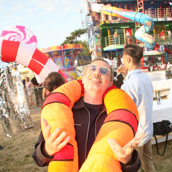 Gad Elmaleh à l'inauguration de la "Fête à Neuneu" au profit de l'association "Innocence En Danger" sur la pelouse de la Muette au Bois de Boulogne, à Paris, France, le 3 septembre 2021. © Cédric Perrin/Bestimage