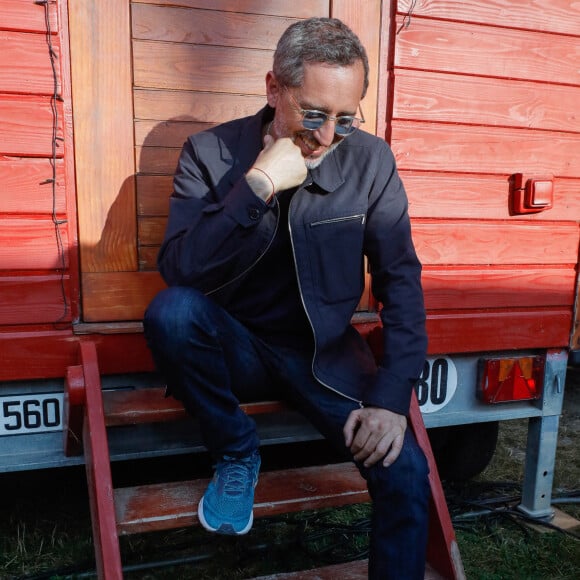 Gad Elmaleh à l'inauguration de la "Fête à Neuneu" au profit de l'association "Innocence En Danger" sur la pelouse de la Muette au Bois de Boulogne, à Paris, France, le 3 septembre 2021. © Cédric Perrin/Bestimage