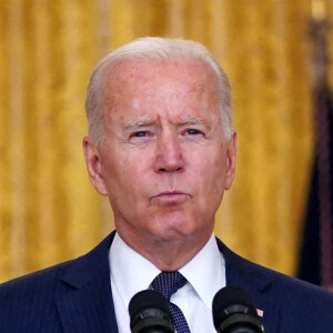 Le président des États-Unis Joe Biden prononce une allocution sur l'attaque terroriste à l'aéroport international Hamid Karzai de Kaboul Afghanistan le 26 aout 2021.