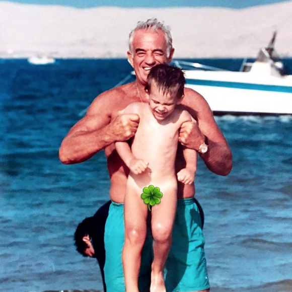 Alessandro Belmondo, enfant, et son grand-père Jean-Paul Belmondo. Photo publiée le 19 juillet 2020.