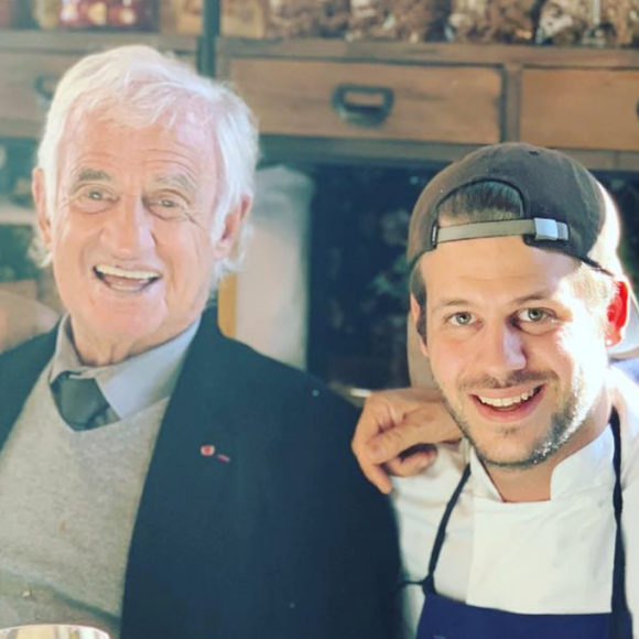 Alessandro Belmondo, ici photographié entre Jean-Paul Belmondo et Richard Anconina, a rendu hommage à son grand-père décédé.