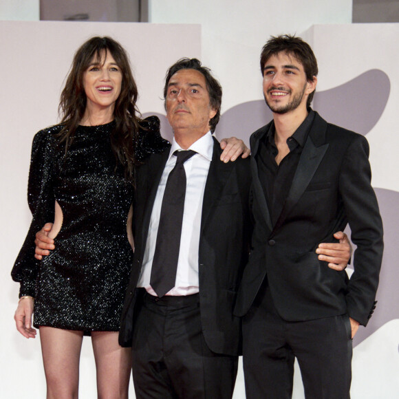 Charlotte Gainsbourg avec son mari Yvan Atta et son fils Ben Attal à la première de "Les Choses Humaines" au 78ème Festival International du Film de Venise (Mostra)