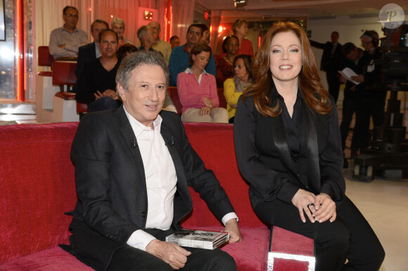 Michel Drucker et Isabelle Boulay - Enregistrement de l'émission "Vivement Dimanche" à Paris le 28 mai 2014.