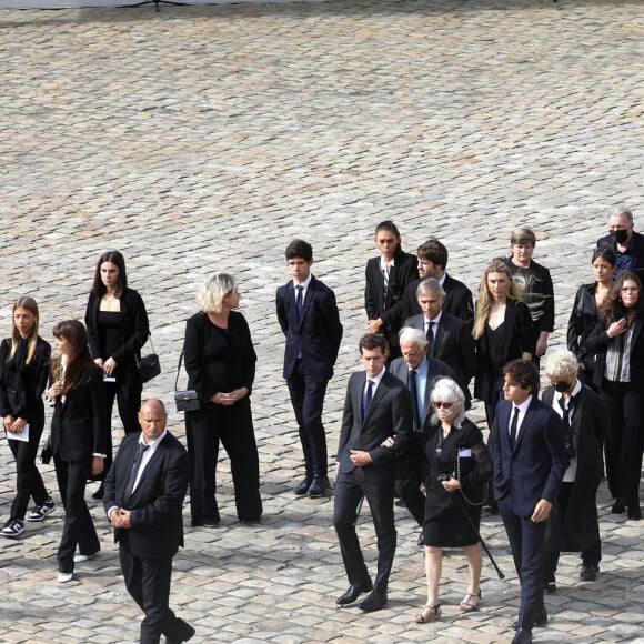 Alain Belmondo, Luana, Stella, Annabelle, Paul, Alessandro, Victor, Florence, Giacomo, Olivier, Muriel Belmondo, Elodie Constantin, Pierre Vernier, Natty Tardivel Belmondo - Cérémonie d'hommage national à Jean-Paul Belmondo à l'Hôtel des Invalides à Paris. Le 9 septembre 2021. © Dominique Jacovides/Bestimage