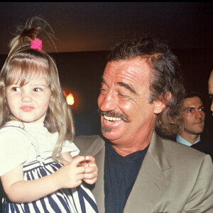 Jean-Paul Belmondo et sa petite-fille Annabelle, fille de Florence Belmondo.