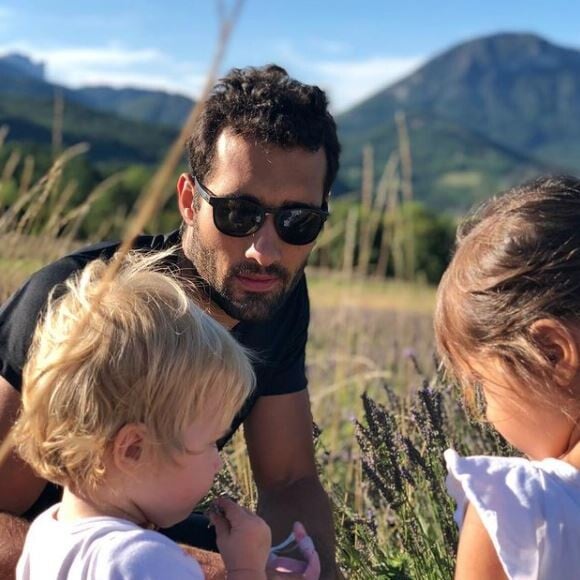 Martin Fourcade et ses deux filles, Inès et Manon. Août 2018.