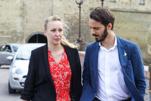 Marion Marechal et Vincenzo Sofo à Naples.