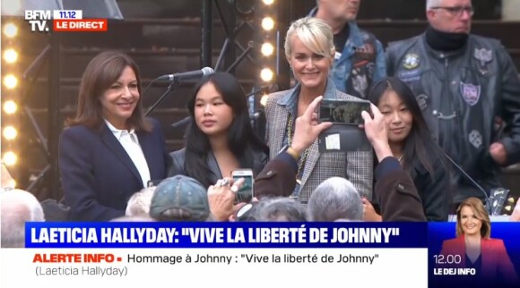Inauguration d'une place Johnny Hallyday dans le quartier de Bercy ainsi que d'une statue en hommage au chanteur, en présence de Laeticia Hallyday, ses filles Jade et Joy et la maire de Paris, Anne Hidalgo. Le 14 septembre 2021.