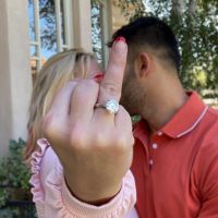 Britney Spears fiancée : Sa bague s'arrache déjà auprès des fans, la bijouterie débordée