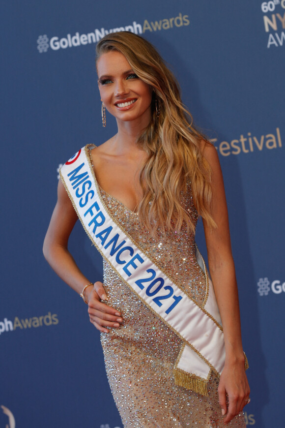 Amandine Petit (Miss France 2021) lors du photocall de la cérémonie des Nymphes d'Or du 60ème festival de télévision de Monte Carlo au Grimaldi Forum à Monaco le 22 juin 2021. © Claudia Albuquerque / Bestimage