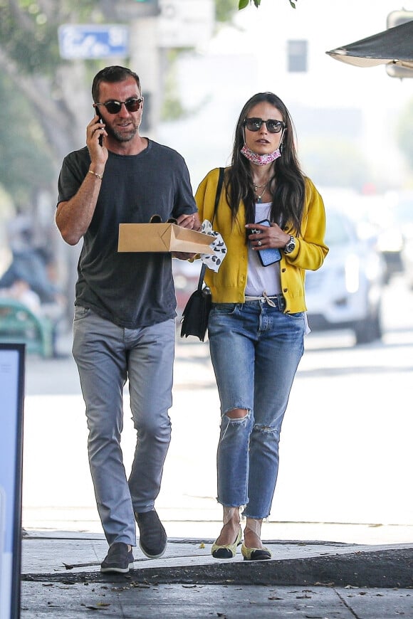 Exclusif - Jordana Brewster et son fiancé Mason Morfit à Hollywood, le 15 septembre 2021.