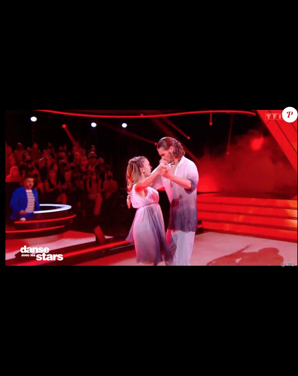 Jean-Baptiste Maunier et Ines Vandamme dans l'émission "Danse avec les stars" sur TF1.