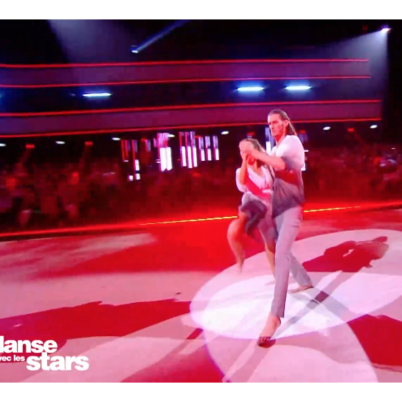 Jean-Baptiste Maunier et Ines Vandamme dans l'émission "Danse avec les stars" sur TF1.