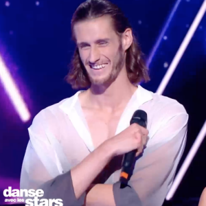 Jean-Baptiste Maunier et Ines Vandamme dans l'émission "Danse avec les stars" sur TF1.