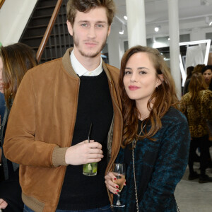 Naissance - Jean-Baptiste Maunier est papa d'un petit garçon prénommé Ezra - Exclusif - Jean-Baptiste Maunier et sa compagne Léa Arnezeder - Soirée de lancement de la collection capsule "J Brand x Comptoir des Cotonniers" à la "L.A. Galerie" rue Bachaumont dans le 2ème arrondissement à Paris, le 17 février 2016. © Rachid Bellak/Bestimage 