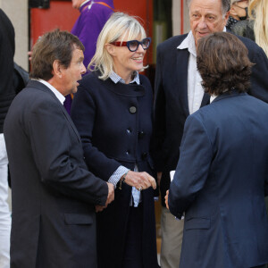 Chantal Ladesou et son mari Michel Ansault - Obsèques de Marthe Mercadier (Marthe Mercadié-Meyrat) en l'église Sainte Hélène à Paris, France, le 21 septembre 2021. © 2021 Christophe Clovis/Bestimage