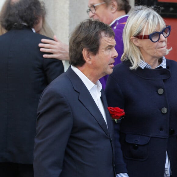 Chantal Ladesou et son mari Michel Ansault - Obsèques de Marthe Mercadier (Marthe Mercadié-Meyrat) en l'église Sainte Hélène à Paris, France, le 21 septembre 2021. © 2021 Christophe Clovis/Bestimage