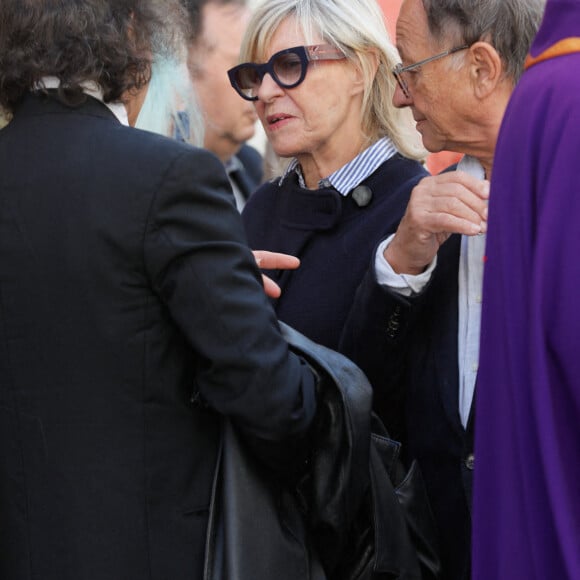 Chantal Ladesou et son mari Michel Ansault - Obsèques de Marthe Mercadier (Marthe Mercadié-Meyrat) en l'église Sainte Hélène à Paris, France, le 21 septembre 2021. © 2021 Christophe Clovis/Bestimage