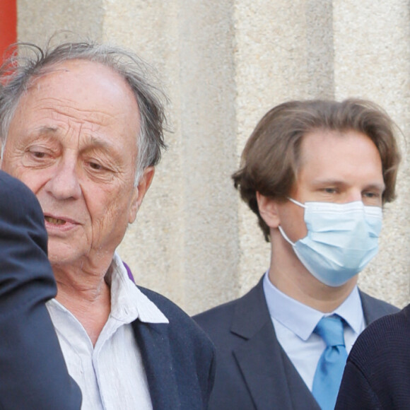 Chantal Ladesou et son mari Michel Ansault - Obsèques de Marthe Mercadier (Marthe Mercadié-Meyrat) en l'église Sainte Hélène à Paris, France, le 21 septembre 2021. © 2021 Christophe Clovis/Bestimage