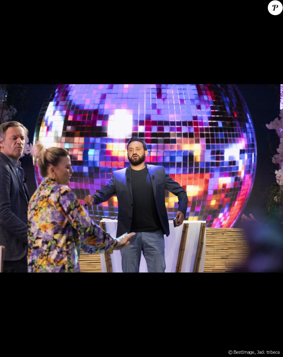 Cyril Hanouna, Jean-Michel Maire et et Kelly Vedovelli - Cyril Hanouna et ses chroniqueurs de retour pour la première fois en studio depuis le déconfinement pour l'enregistrement de l'émission "C que du kif!" sur C8 pendant l'épidémie de Coronavirus Covid-19 à Paris le 12 mai 2020. © Jack Tribeca / Bestimage