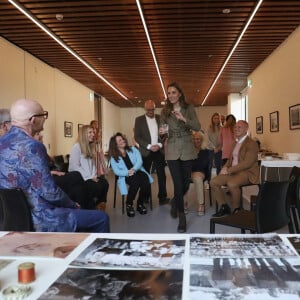 Catherine (Kate) Middleton, duchesse de Cambridge, au musée Windermere Jetty, où elle rencontrera des proches de survivants de l'Holocauste qui parleront du temps que leurs proches ont passé à Cumbrie, Royaume Uni, le 21 septembre 2021. Elle découvre également le travail du Lake District Holocaust Project.