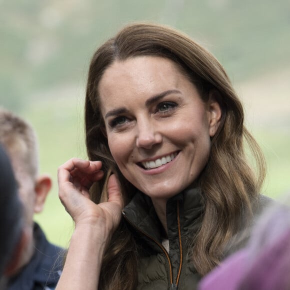 Catherine (Kate) Middleton, duchesse de Cambridge, lors d'une visite au centre d'entraînement à l'aventure Windermere des cadets de l'Air de la RAF à Cumbrie, Royaume Uni, le 21 septembre 2021, marquant la réouverture de l'installation à la suite d'un réaménagement de 2 millions de livres sterling.