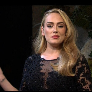 Adele superbe dans l'émission Saturday Night Live à Los Angeles. 