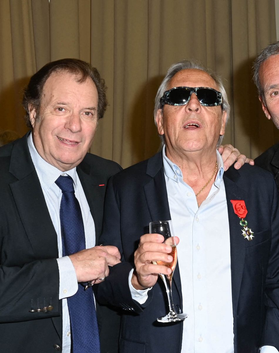 Daniel Russo, Gilbert Montagné et Laurent Baffie - Cérémonie de remise des Insignes d'Officier de la Légion d'honneur à Gilbert Montagné au Ministère des Solidarités et de la Santé à Paris. Le 22 septembre 2021 © Coadic Guirec / Bestimage