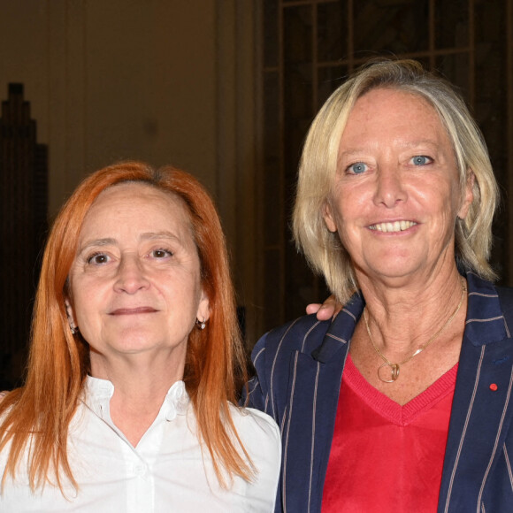 Remise des Insignes d'Officier de la Légion d'honneur à Gilbert Montagné au Ministère des Solidarités et de la Santé à Paris. Le 22 septembre 2021 © Coadic Guirec / Bestimage