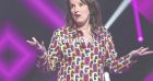 Anne Roumanoff explique pourquoi elle ne porte (presque) plus de rouge (EXCLU)