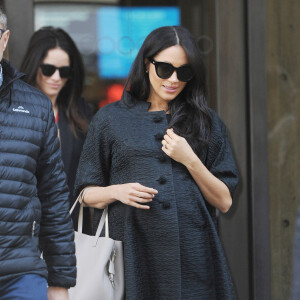 Meghan Markle, duchesse de Sussex, enceinte, est allée déjeuner avec son amie Abigail Spencer au restaurant de l'hôtel Surrey à New York City, New York, Etats-Unis, le 19 février 2019.