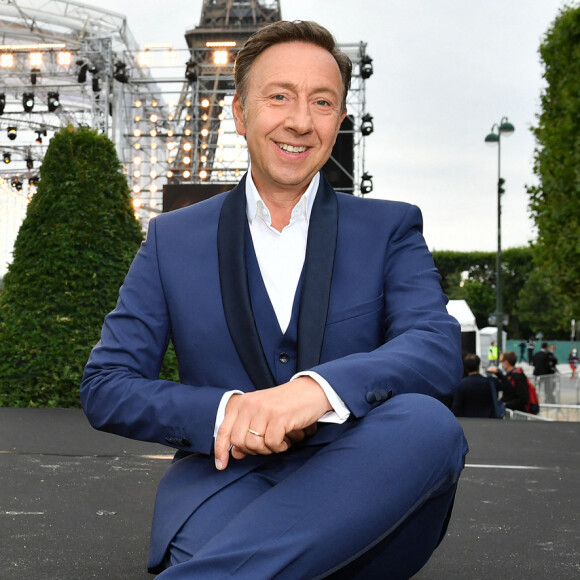 Stéphane Bern en backstage lors de l'évènement "Le Concert de Paris" depuis le Champ-de-Mars à l'occasion de la Fête Nationale. © Perusseau-Veeren/Bestimage