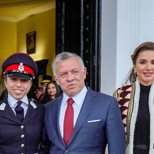 Prince Hussein, Salma bint Abdallah, le roi Abadallah et la reine Rania, la princesse Iman - La famille royale de Jordanie à Sandhurst, UK, pour voir la graduation de la Princesse Salma bint Abdallah II à l'academie Militaire Royale le 24 novembre 2018.