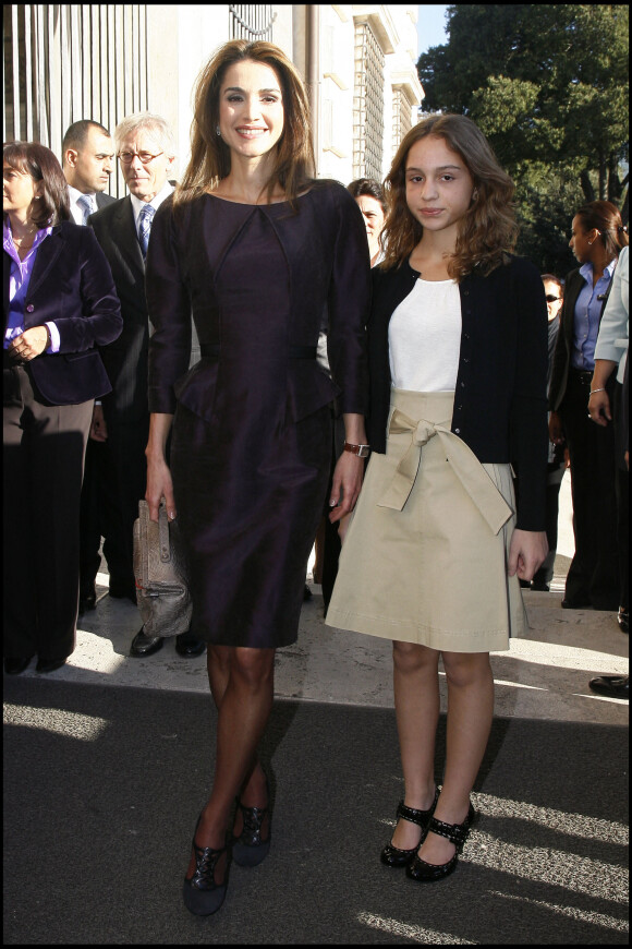 Rania de Jordanie et sa fille la princesse Iman à Rome en 2009.