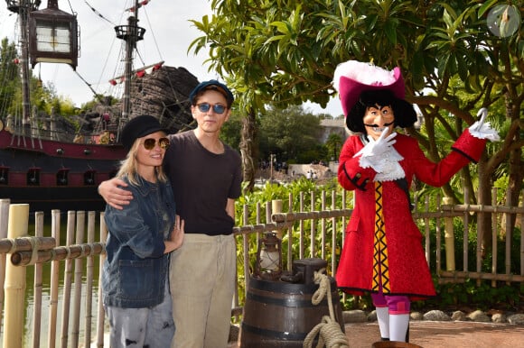 Mélanie Thierry et Raphaël à Disneyland Paris le 25 septembre 2021. Le Festival Halloween Disney reviendra du 1er octobre au 7 novembre 2021 à Disneyland Paris